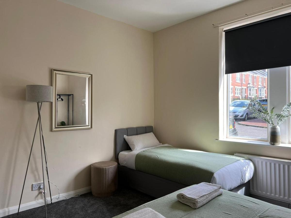 Aa Gateshead Apartment Bagian luar foto