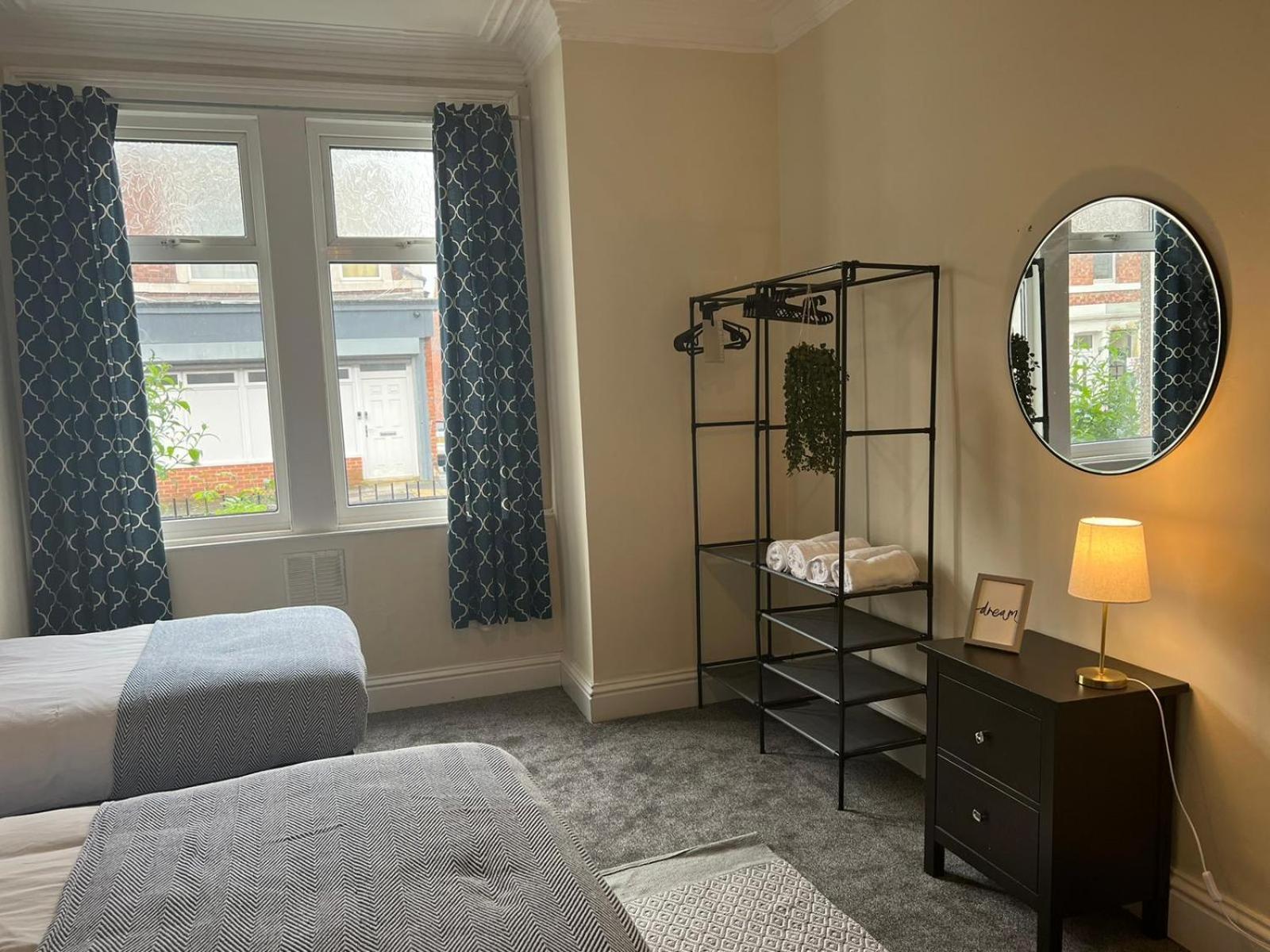 Aa Gateshead Apartment Bagian luar foto