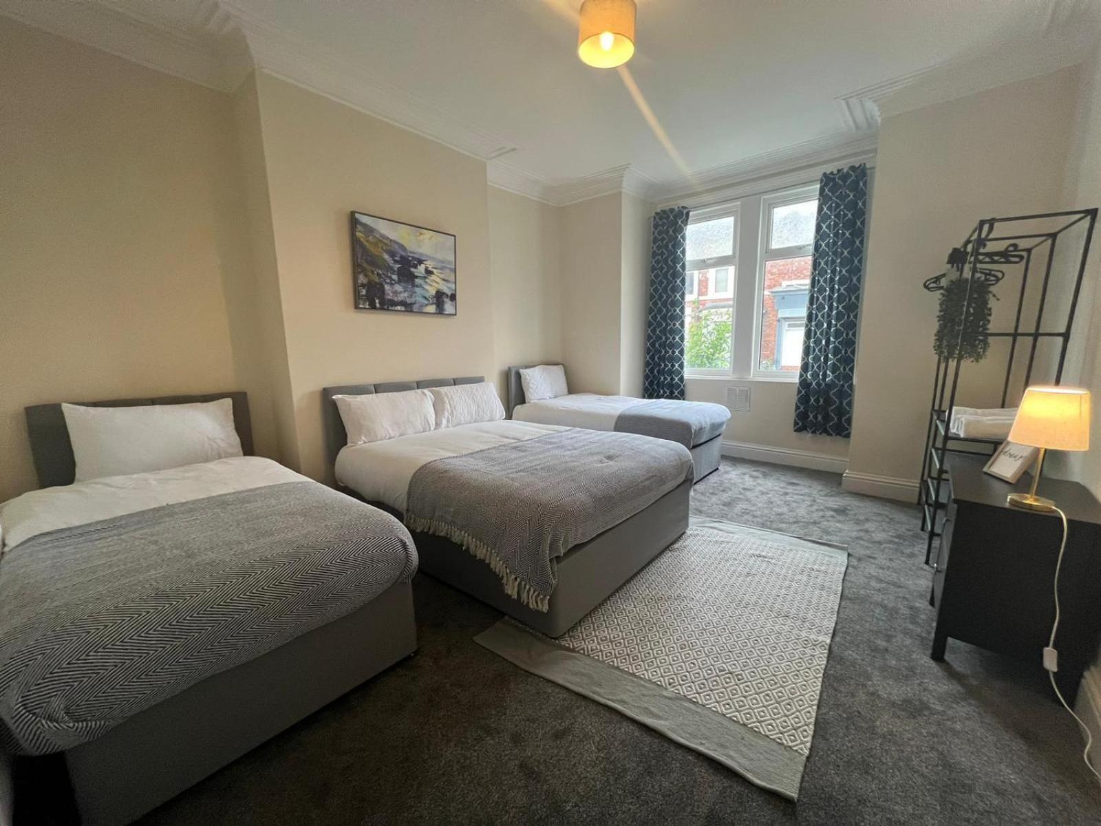 Aa Gateshead Apartment Bagian luar foto